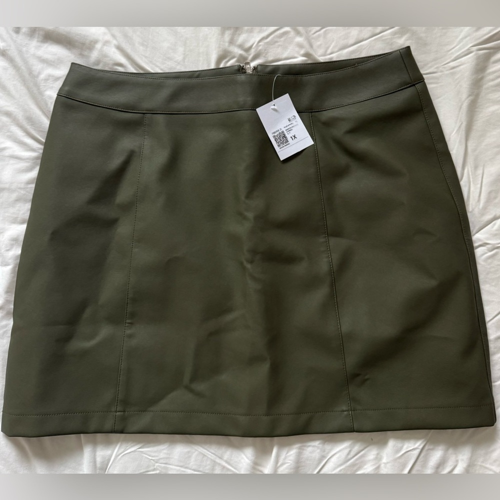 Forever 21 fake leather skirt
